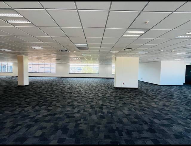 1,200M² OFFICE TO LET IN WATERFALL